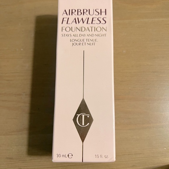 Charlotte Tilbury Flawless Foundation. Never been opened! 4 Neutral - Picture 1 of 2